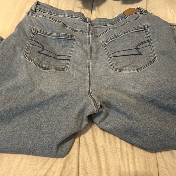 American Eagle Outfitters Denim - American Eagle curvy mom jean